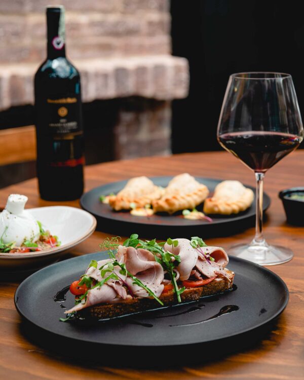 La Triada - Tour y cata de Vinos y Tapas en Chapinero