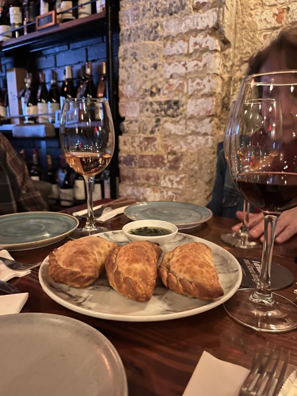 La Triada - Tour y cata de Vinos y Tapas en Chapinero