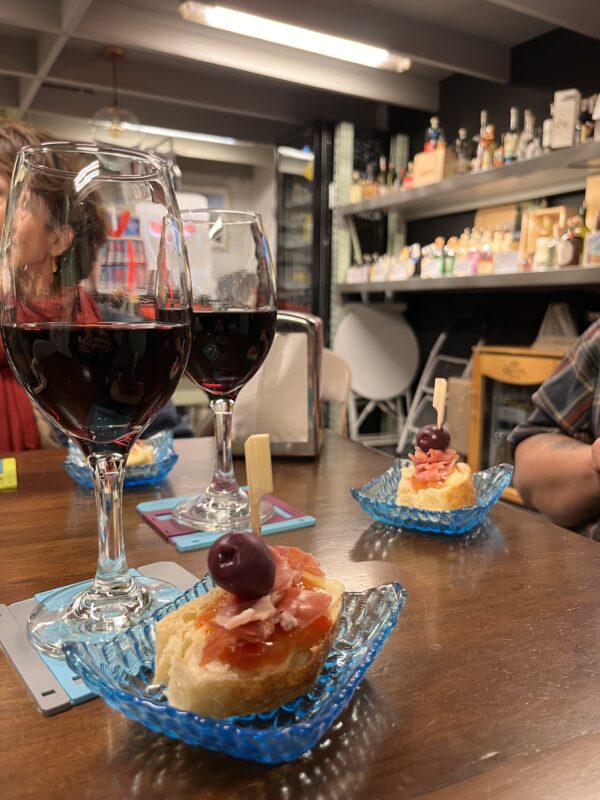 La Triada - Tour y cata de Vinos y Tapas en Chapinero