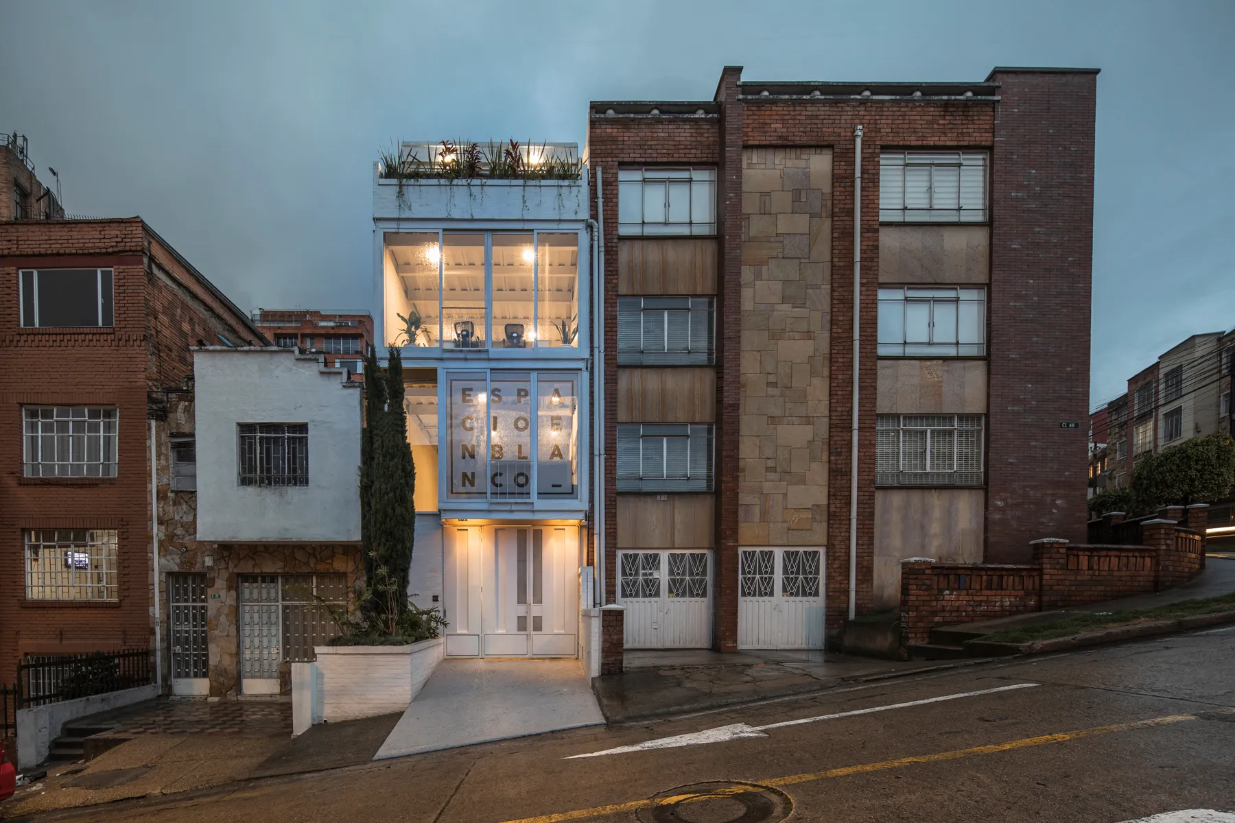 Fiesta El Mundo Es Un Barrio - Espacio En Blanco - Distrito Ch
